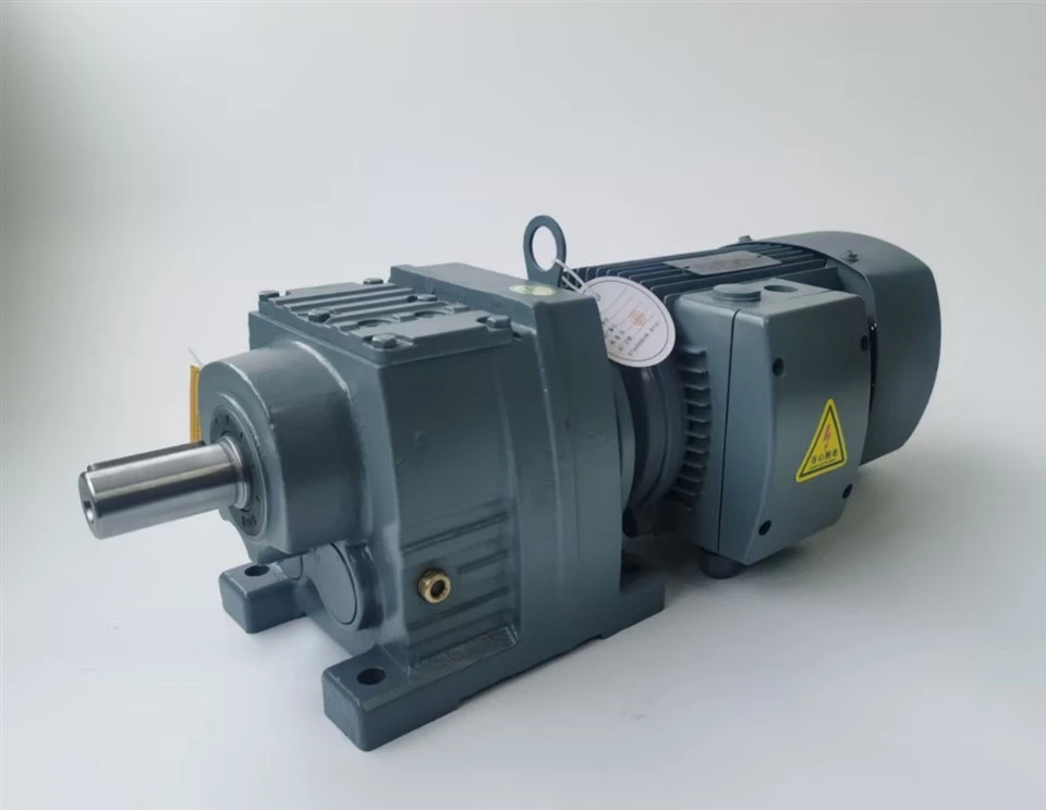 Straight line helical gearbox